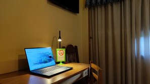 In-room safe, individually decorated, desk, soundproofing