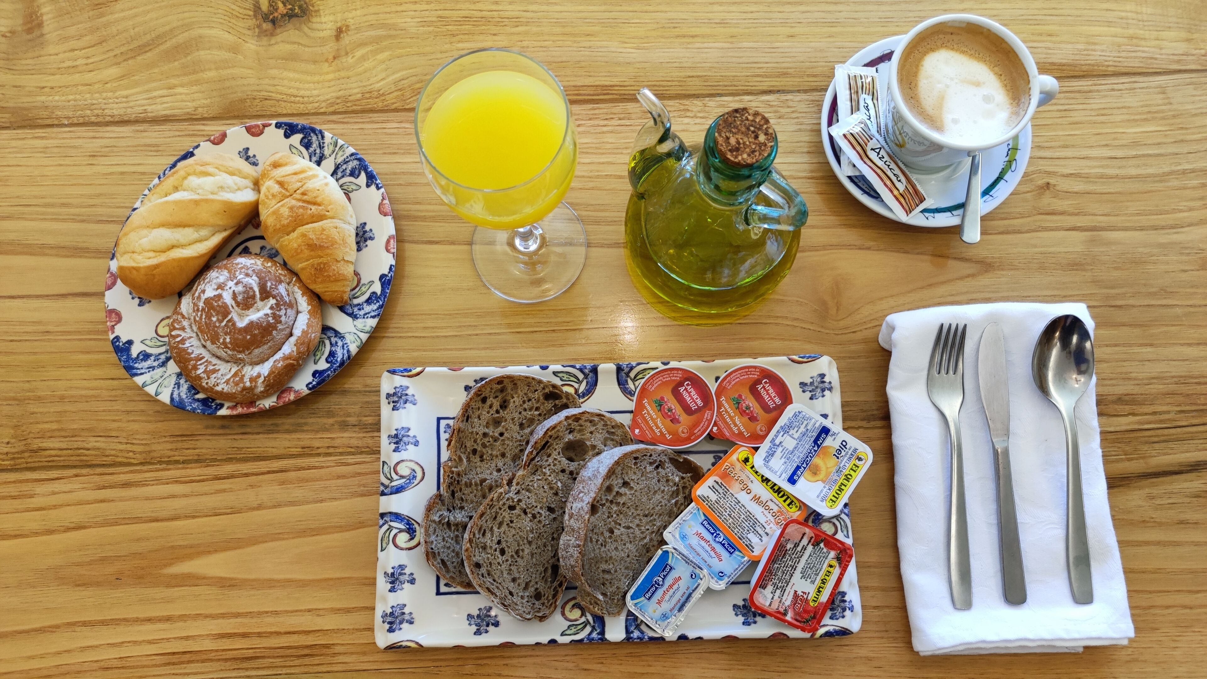 1 bedroom, in-room safe, individually decorated, desk