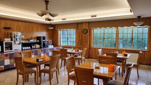 Petit déjeuner continental compris tous les jours