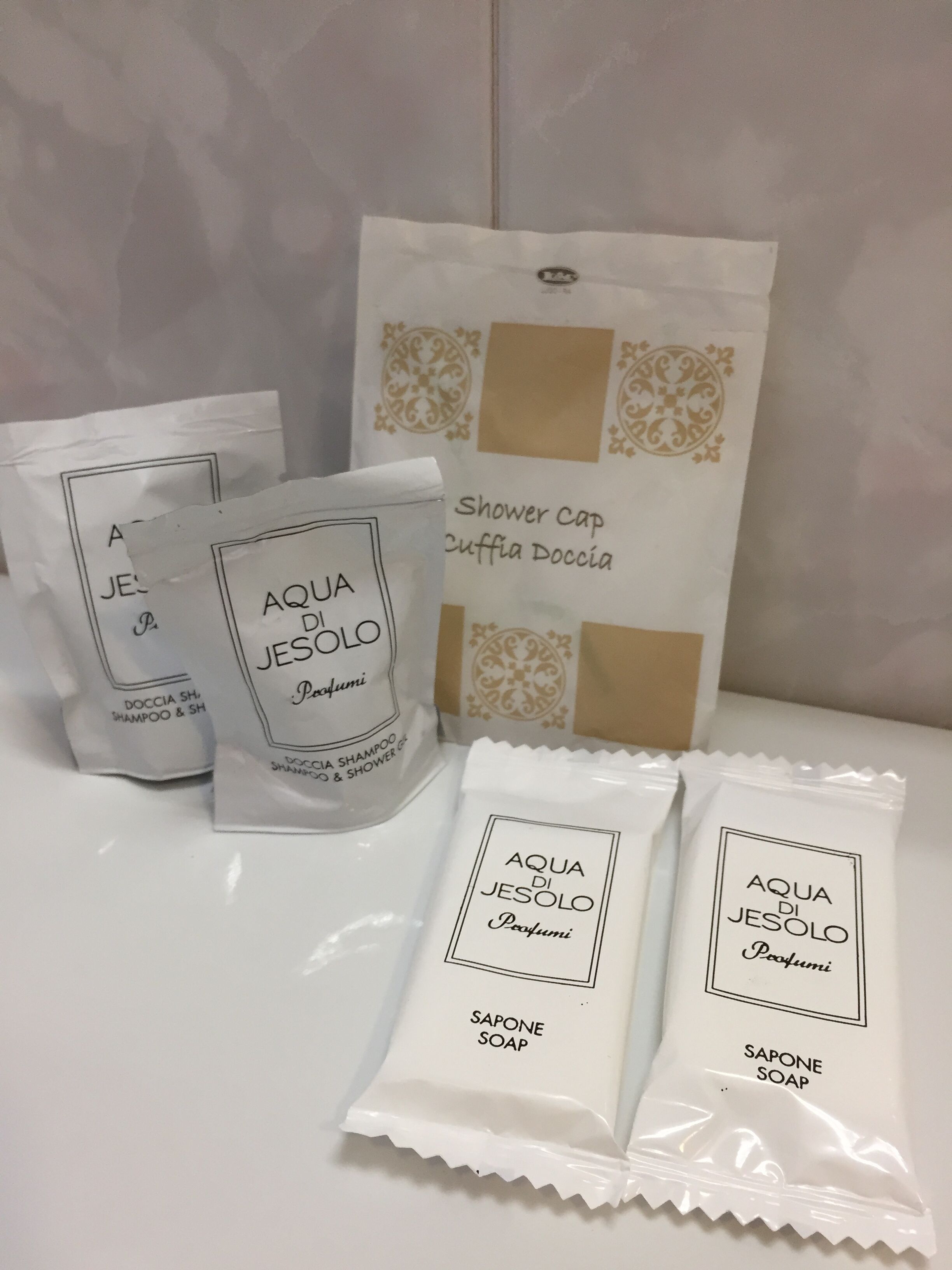 shower, free toiletries, hair dryer, bidet