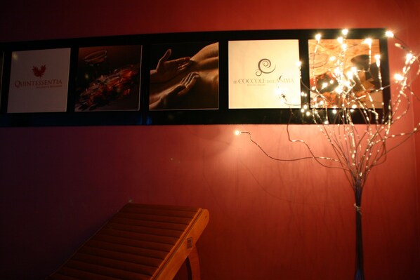 Sauna, hot tub, Turkish bath/hammam, body treatments, aromatherapy