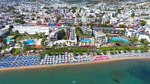 Private beach, sun-loungers, beach umbrellas, waterskiing