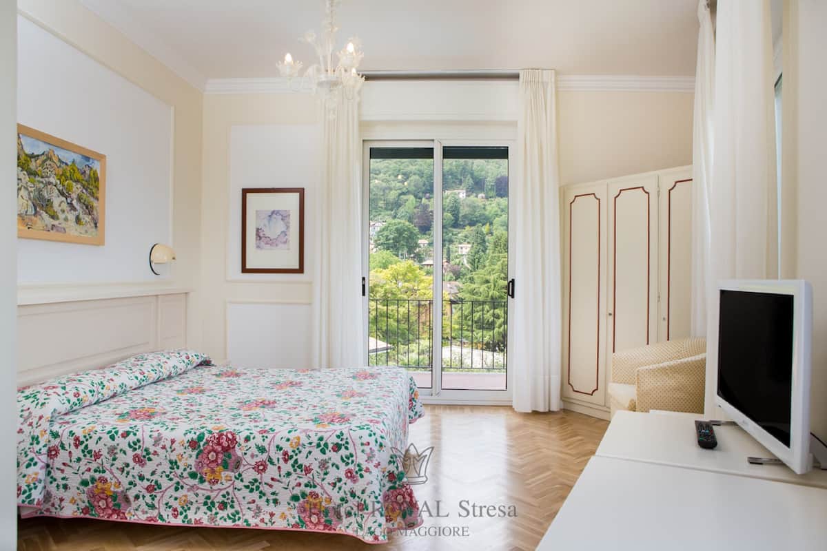 comfort double or twin room | in-room safe, desk, cots/infant beds, free wifi