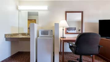 Desk, soundproofing, iron/ironing board, free cots/infant beds
