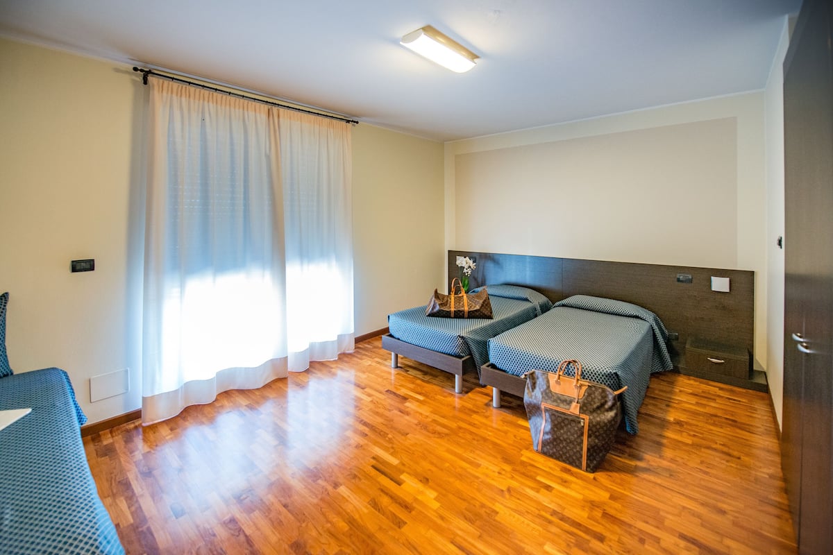 minibar, in-room safe, desk, blackout curtains