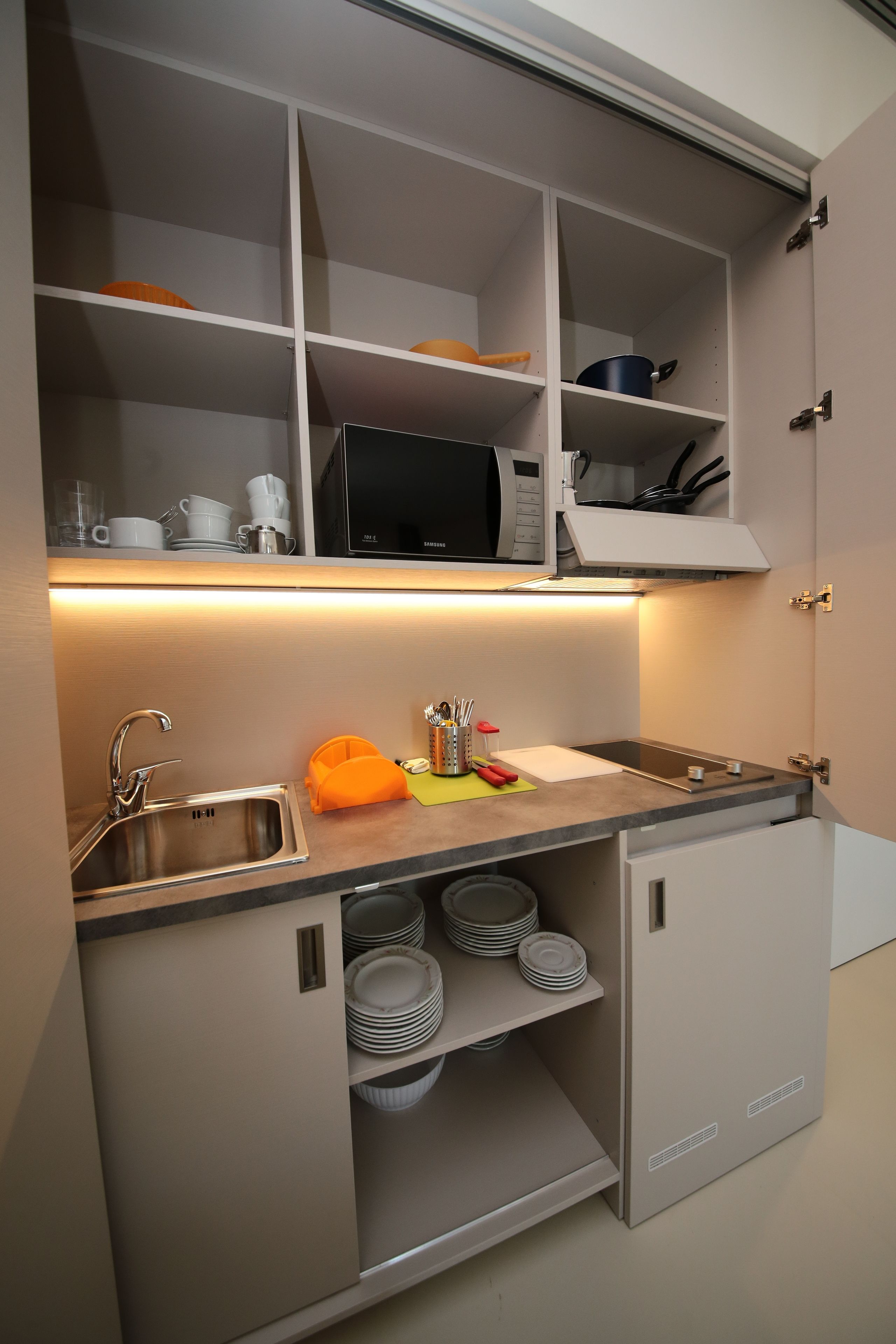 standard room, 1 queen bed, kitchenette, sea view | private kitchenette