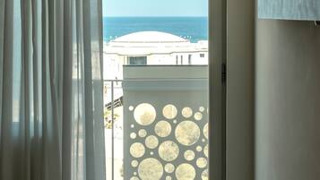 Family Room | Beach/ocean view