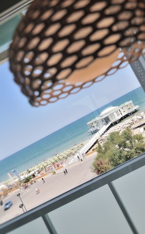 Suite, 1 très grand lit, balcon, vue mer | Balcon