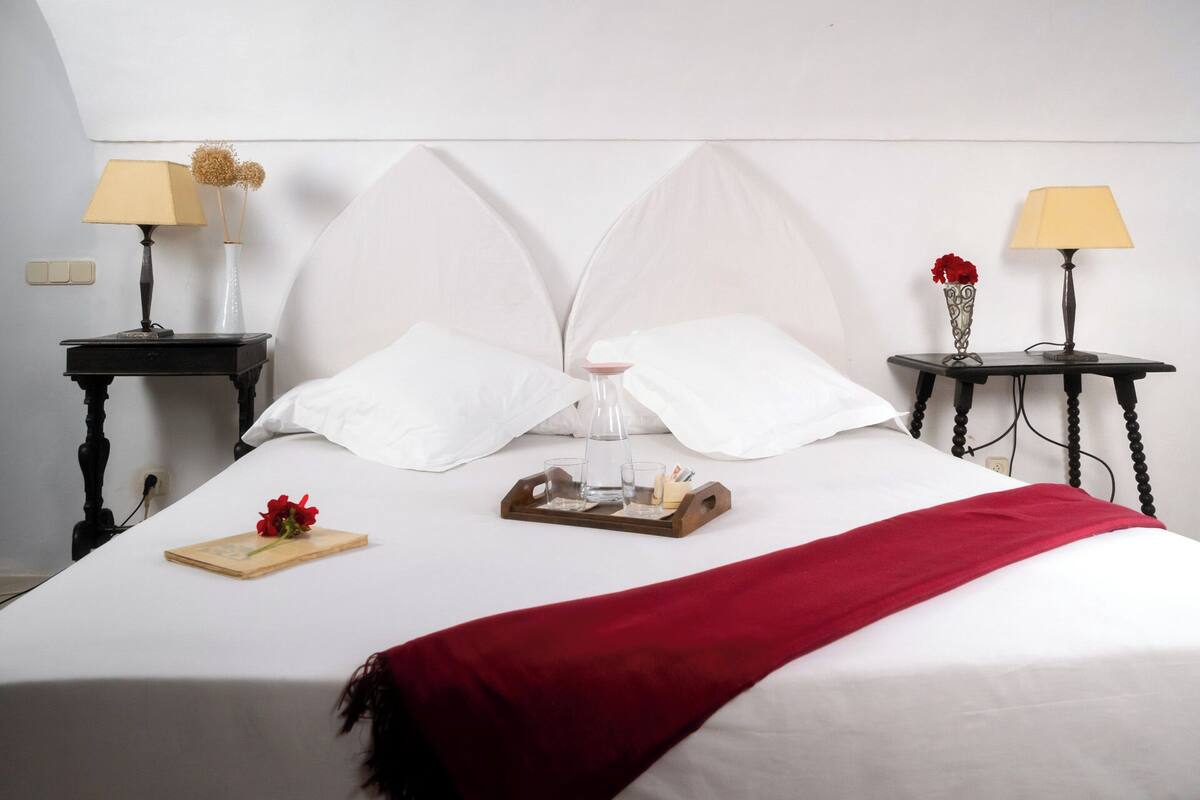 Suite Superior Monastica | In-room safe, desk, laptop workspace, individually decorated