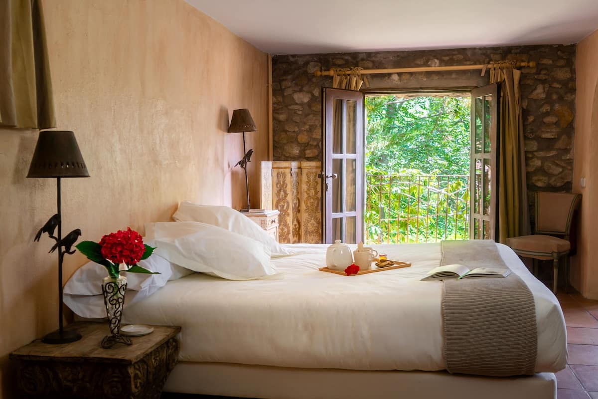 suite classica | in-room safe, individually decorated, individually furnished, desk