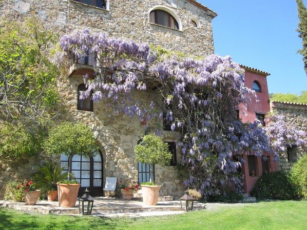 Exterior - Can Serola (Sales de Llierca)