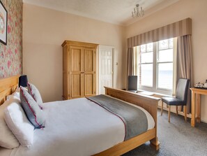 Standard Double Room | Iron/ironing board, free WiFi - The Manor Hotel (Norwich)