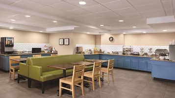 Free daily buffet breakfast