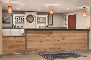 Lobby - Country Inn & Suites by Radisson, Wytheville, VA (Wytheville)