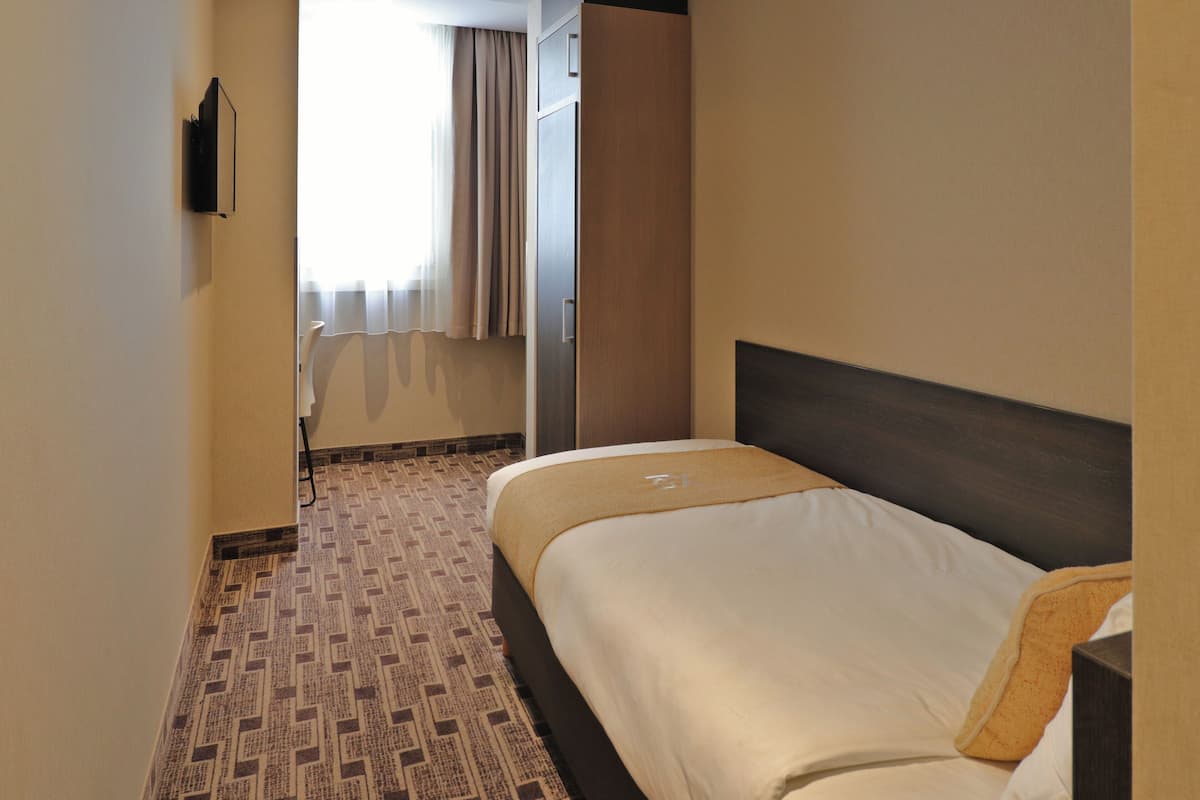 herbergi | Öryggishólf í herbergi, skrifborð, hljóðeinangrun