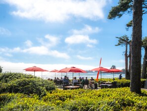 Breakfast, lunch and dinner served