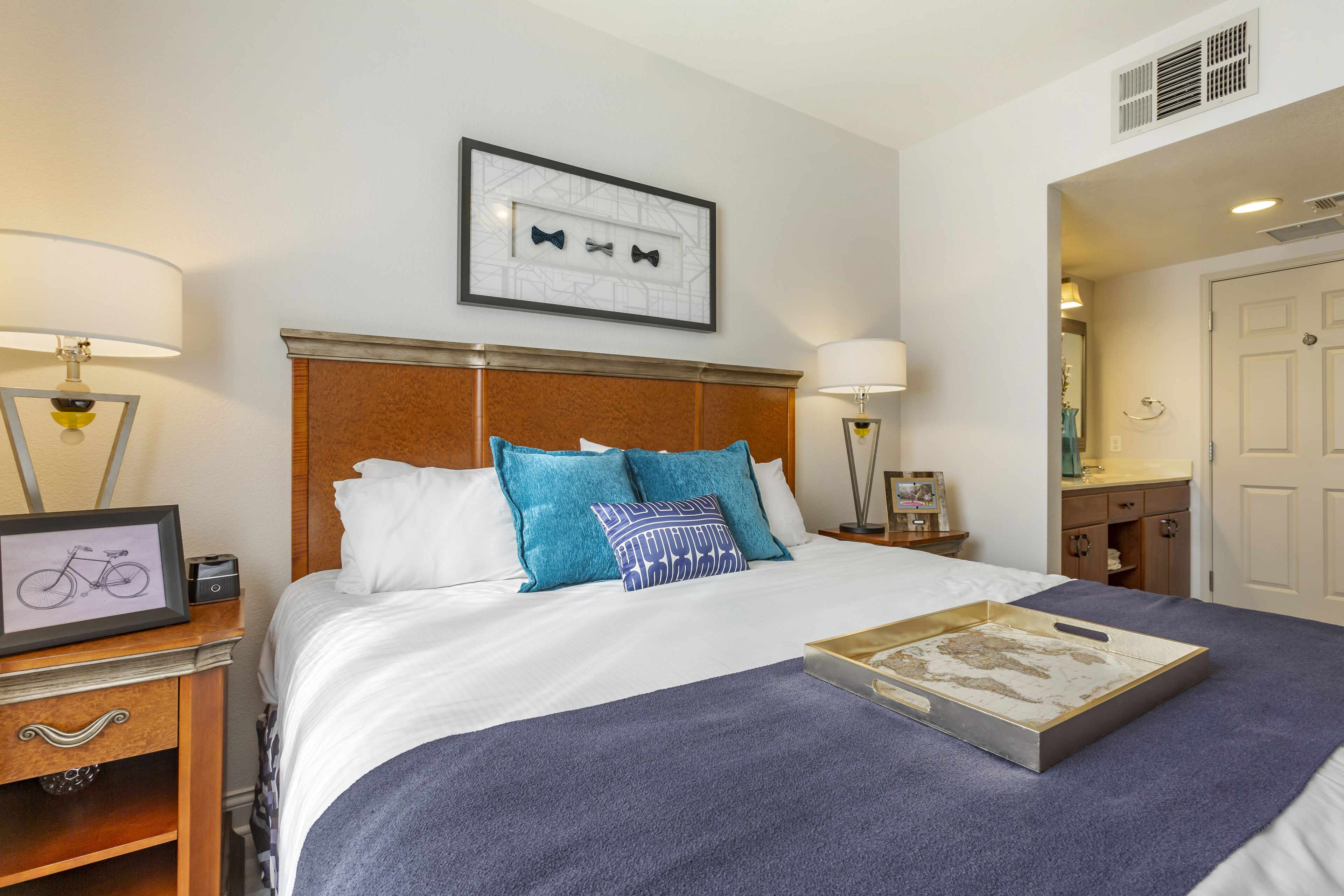 Rom, 1 kingsize-seng | Sengetøy av topp kvalitet, safe på rommet og blendingsgardiner