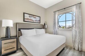 Premium bedding, in-room safe, blackout curtains, iron/ironing board - Bluegreen Vacations Club 36, an Ascend Collection Resort (Las Vegas)