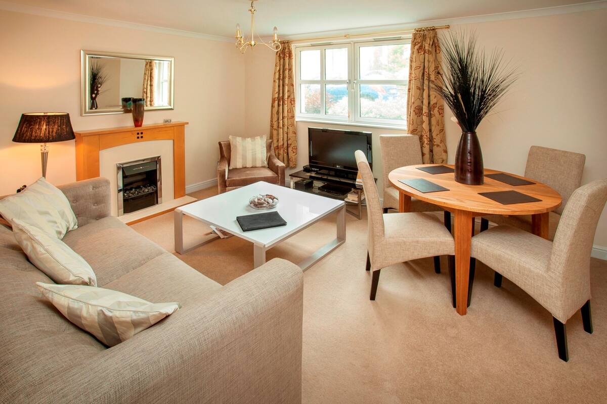 Apartment, 2 Bedrooms (Situated in Old Tolbooth Wynd) | Living area | TV, DVD player