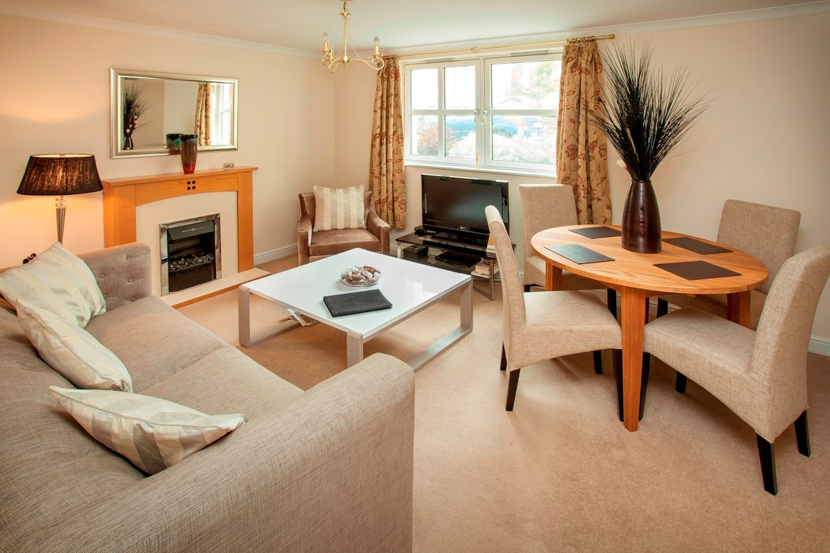 Appartamento, 2 camere da letto (Situated in Old Tolbooth Wynd) | Area soggiorno | TV, lettore DVD