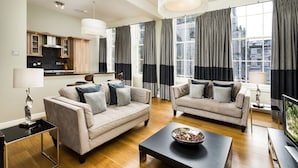 Apartment, 1 Schlafzimmer (Situated at St. Giles) | Wohnzimmer