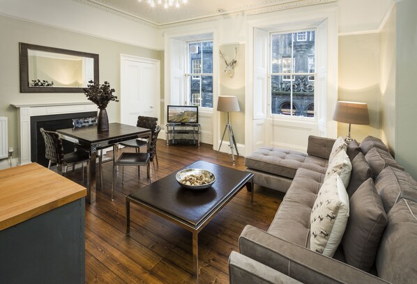 Apartment, 2 Bedrooms (Situated at Johnston Terrace) | Living room - St. Giles Apartment (Edinburgh)