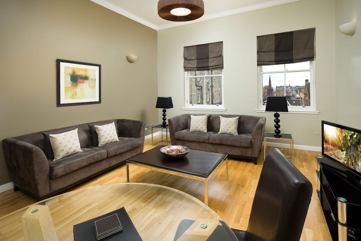 Appartamento, 2 camere da letto (Situated at Advocate's Close) | Soggiorno | TV, lettore DVD