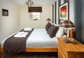 Apartemen, 2 kamar tidur (Situated in Old Tolbooth Wynd) | Kamar mandi | Pengering rambut dan handuk
