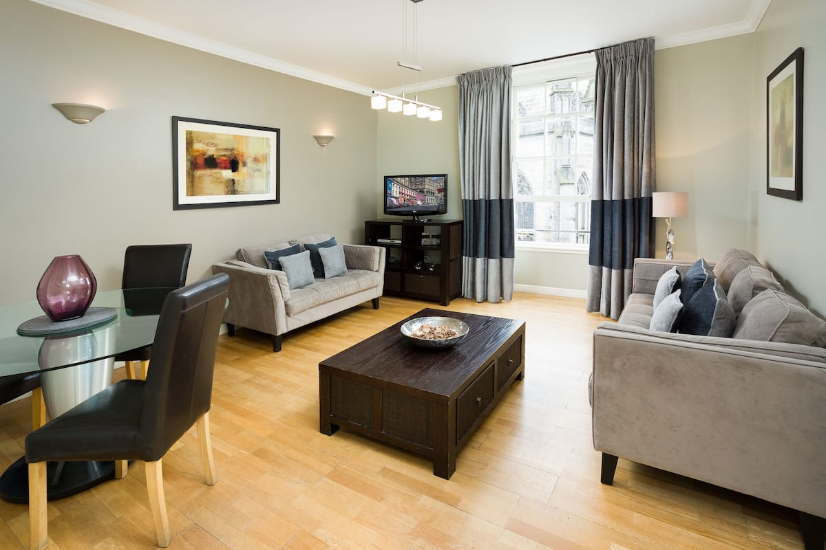 Appartamento, 3 camere da letto (Situated at the Royal Mile) | Biancheria in cotone egiziano, biancheria da letto di alta qualità