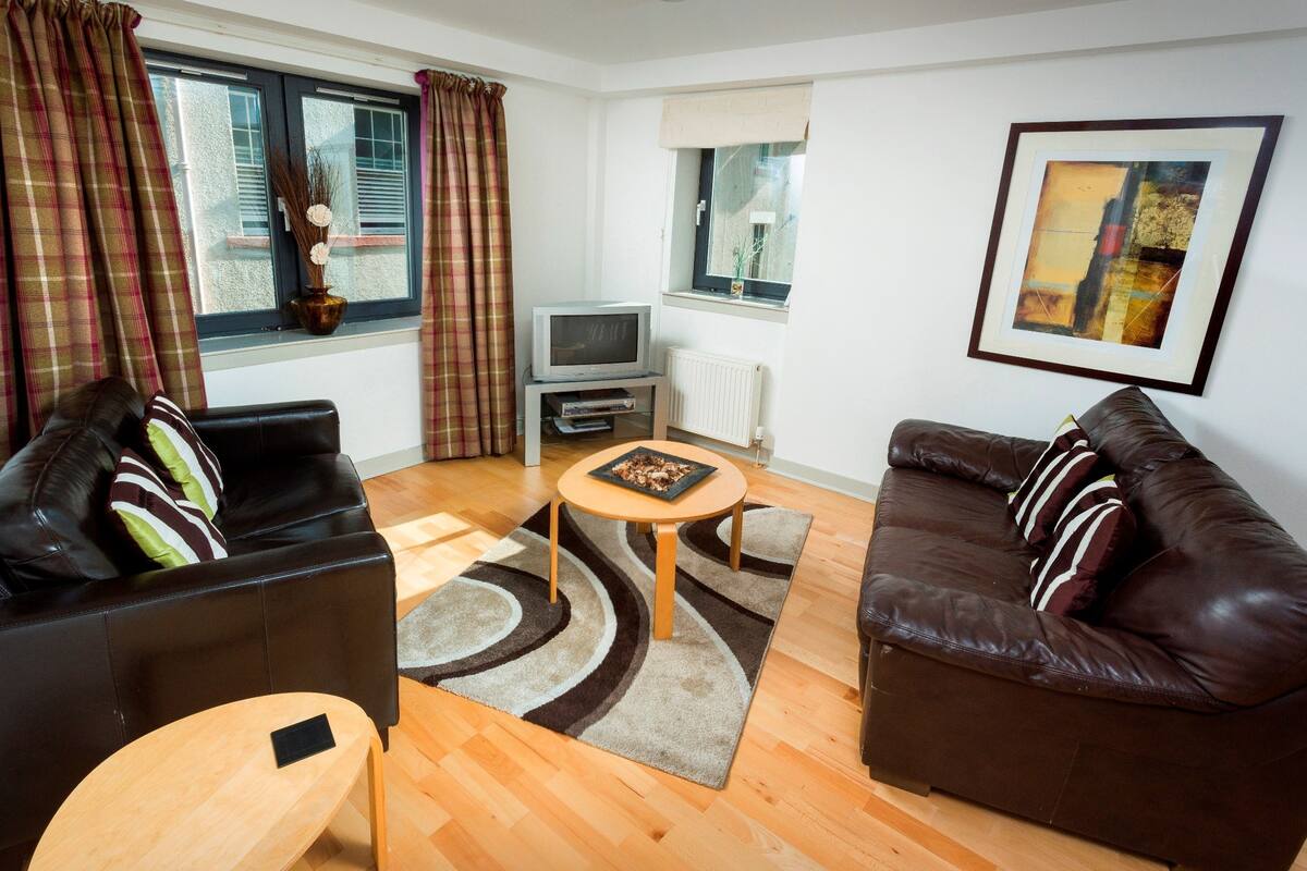 Apartment, 2 Bedrooms (Situated in Fishmarket Close) | Living area | TV, DVD player