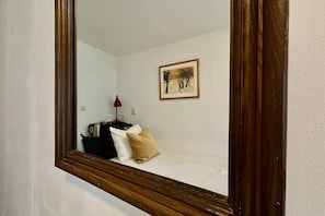 Quarto solteiro standard, 1 cama de solteiro, para não fumantes, suíte | Roupas de cama antialérgicas, cofres nos quartos