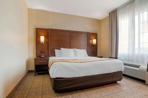 Suite, Multiple Beds, Accessible, Non Smoking | Premium bedding, in-room safe, desk, iron/ironing board - Comfort Suites Alexandria North (Alexandria)