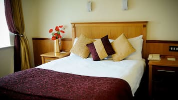 Meja kerja, setrika/meja setrika, Wi-Fi gratis, dan seprai linen