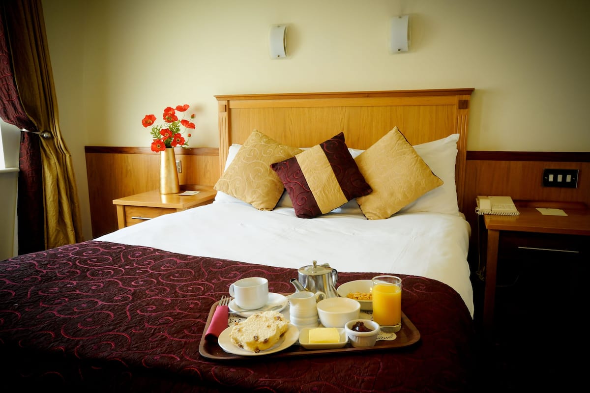 1 bedroom, desk, iron/ironing board, free wifi