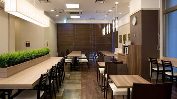 Desayuno bufé gratuito y diario