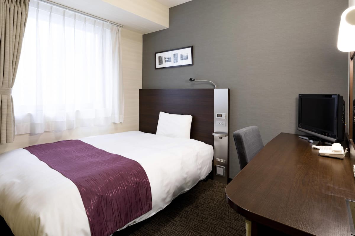 Rom, 1 dobbeltseng, ikke-røyk | Sengetøy av topp kvalitet, skrivebord, blendingsgardiner og lydisolert