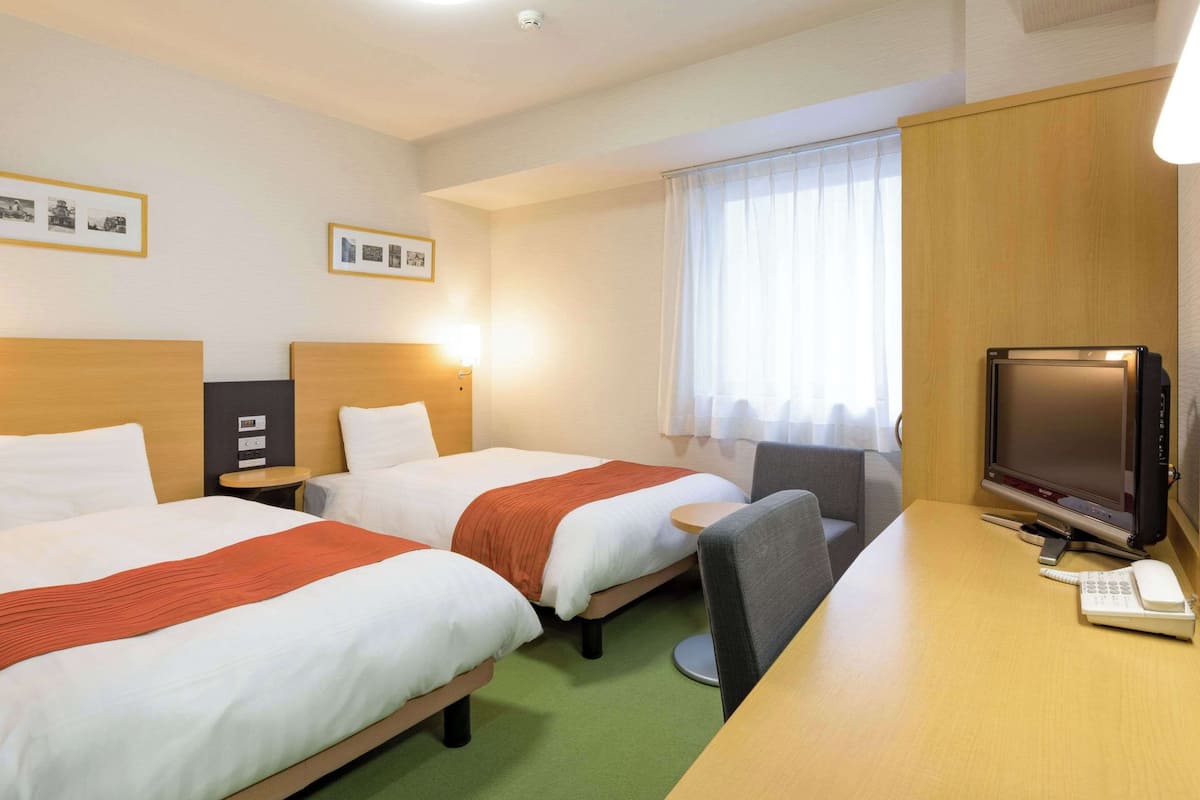 standard twin room, 2 single beds, non smoking | premium bedding, desk, blackout curtains, soundproofing