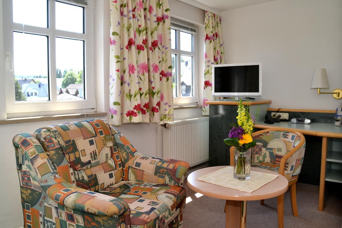 Single Room, 1 Twin Bed | Living area | LED TV