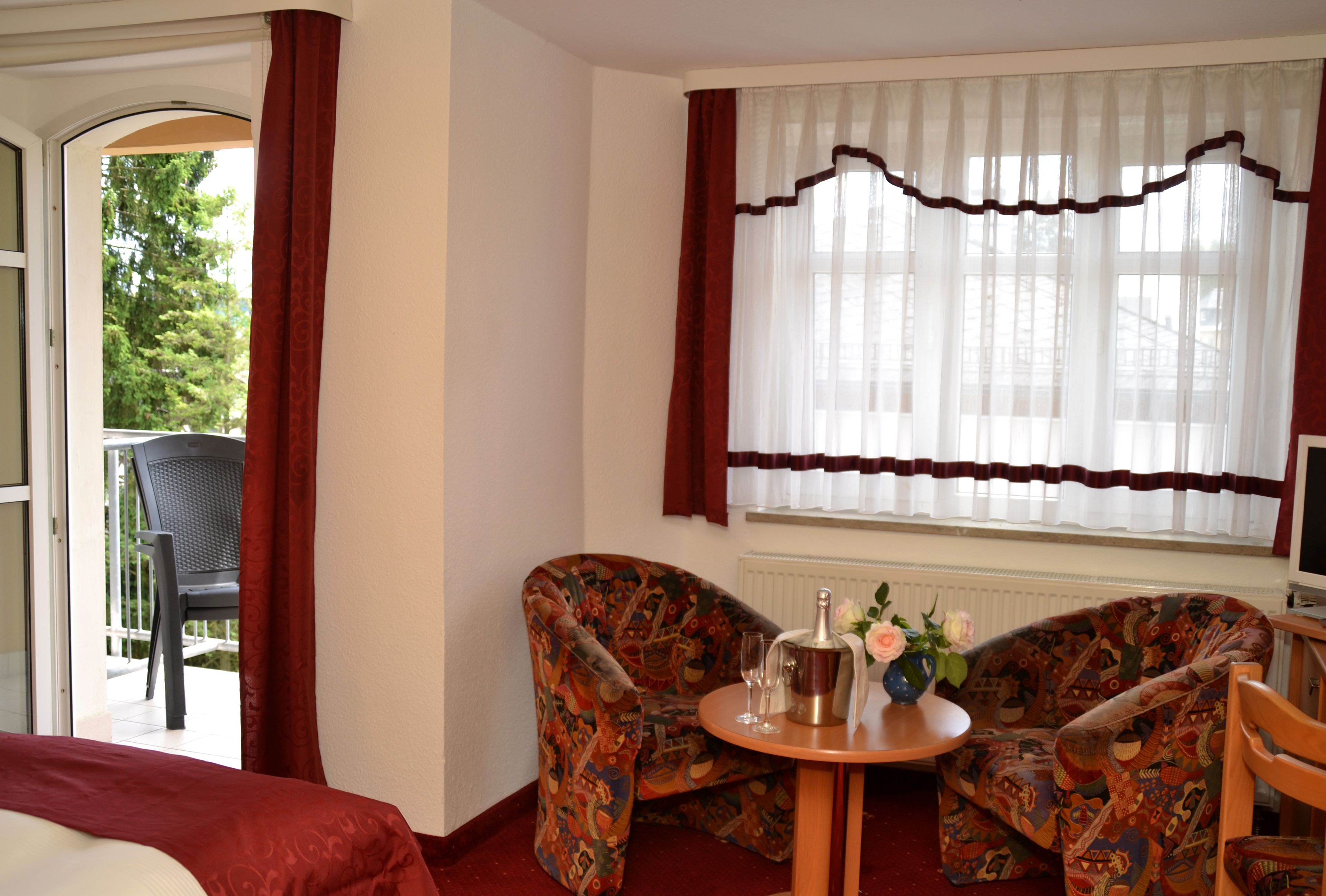 single room, 1 single bed | in-room safe, desk, laptop workspace, soundproofing