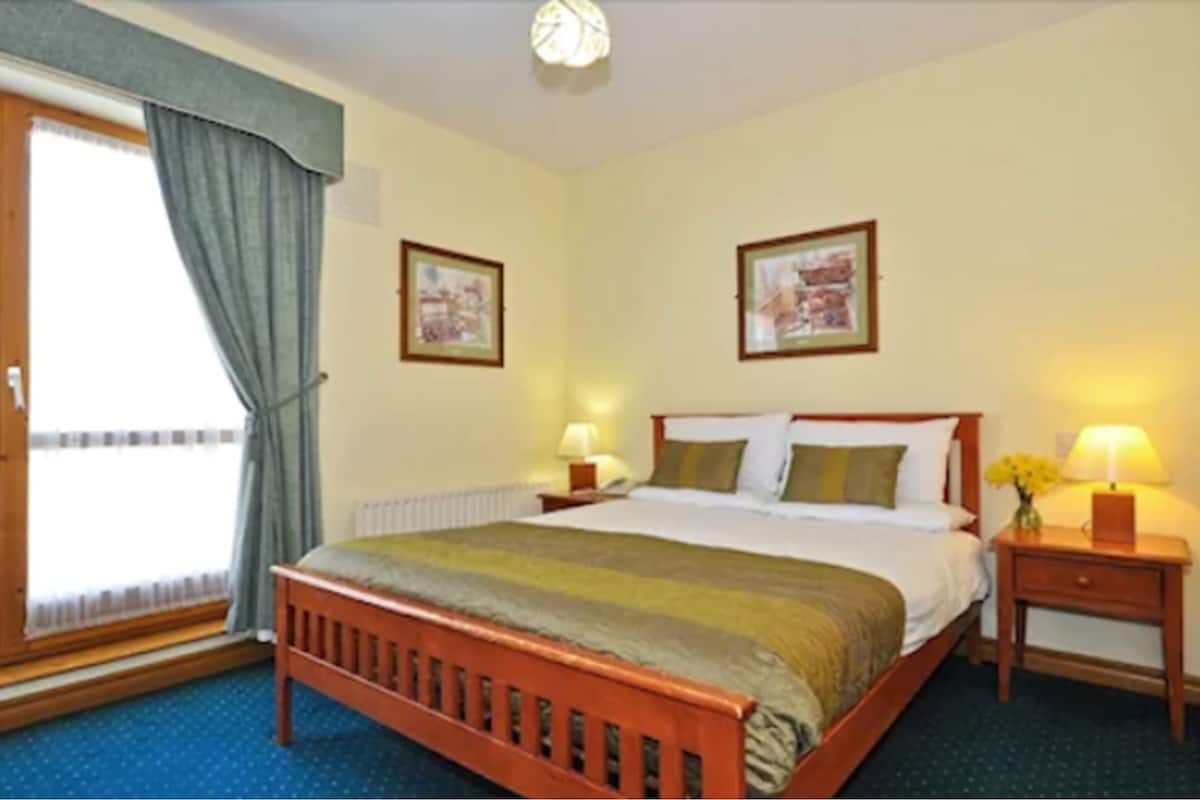 Iron/ironing board, rollaway beds, free WiFi, bed sheets