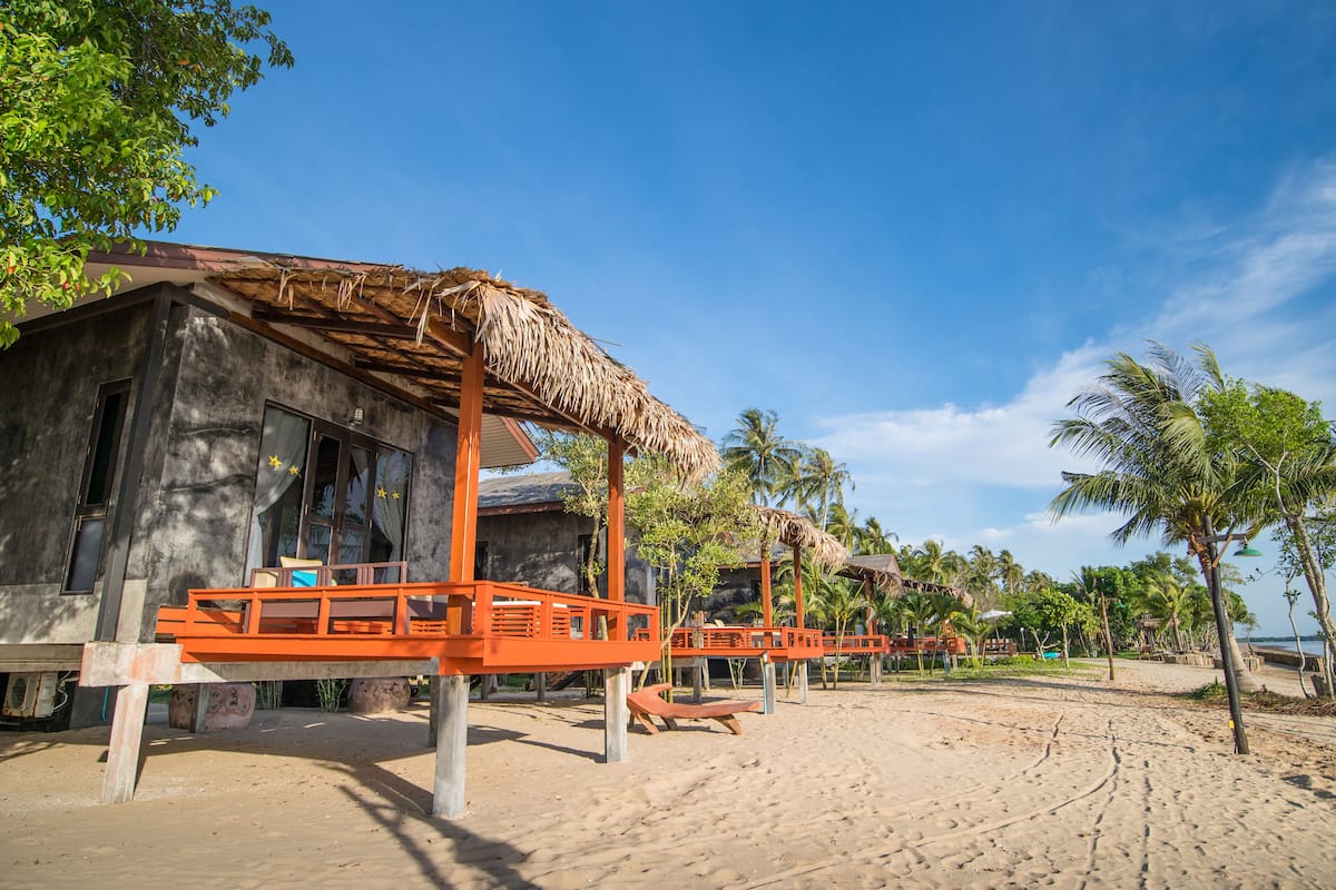 Ocean Front Bungalow | 1 slaapkamer, een minibar, een kluis op de kamer, een bureau