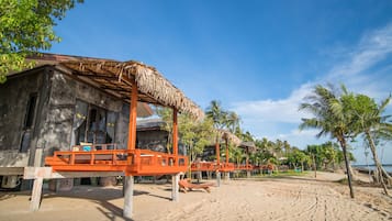 Ocean Front Bungalow | Minibar, in-room safe, desk, WiFi