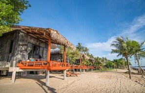 Ocean Front Bungalow | Minibar, in-room safe, desk, WiFi - Islanda Hideaway Resort (Krabi)
