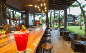 Bar (on property) - Islanda Hideaway Resort (Krabi)