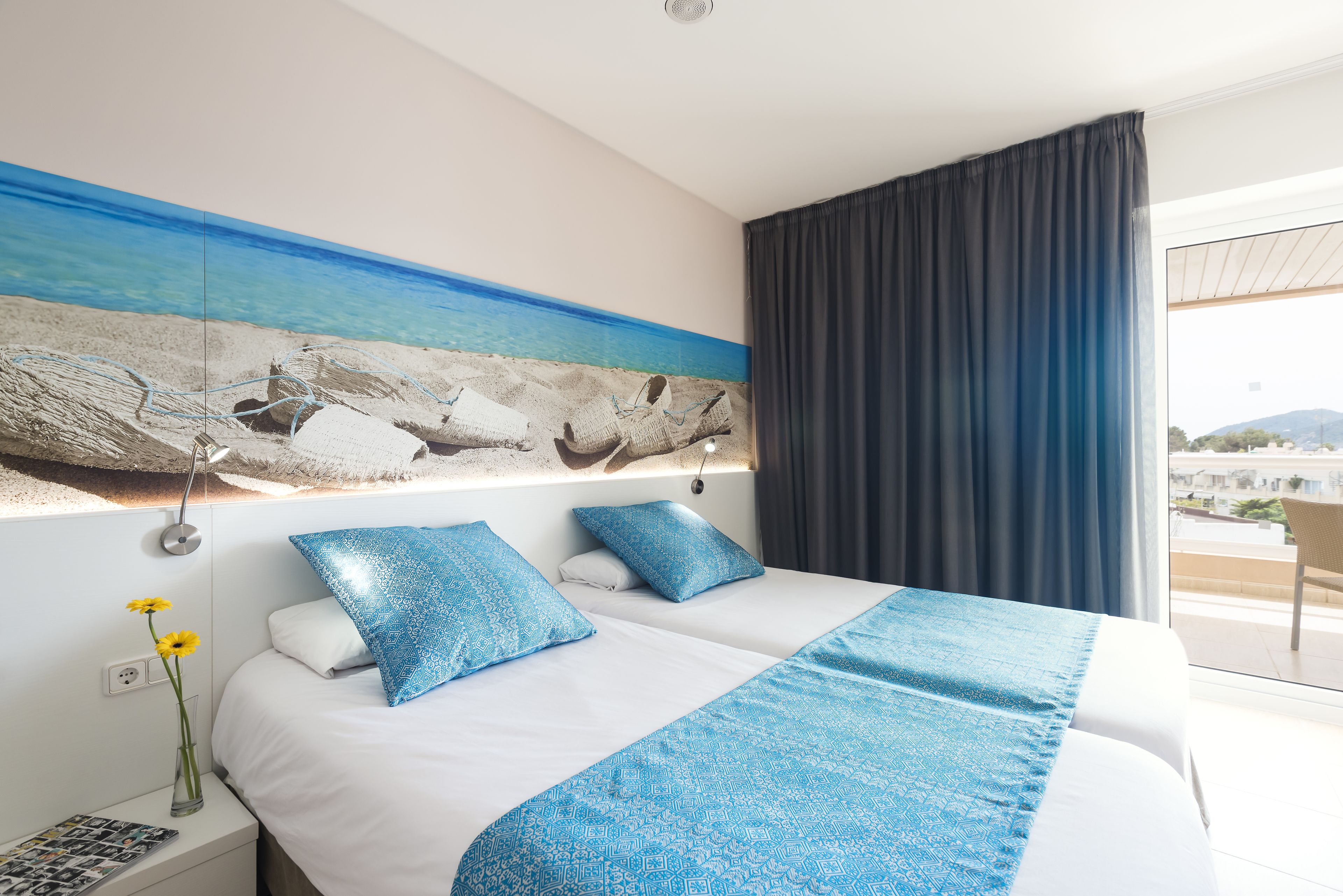 1 bedroom, in-room safe, desk, blackout curtains