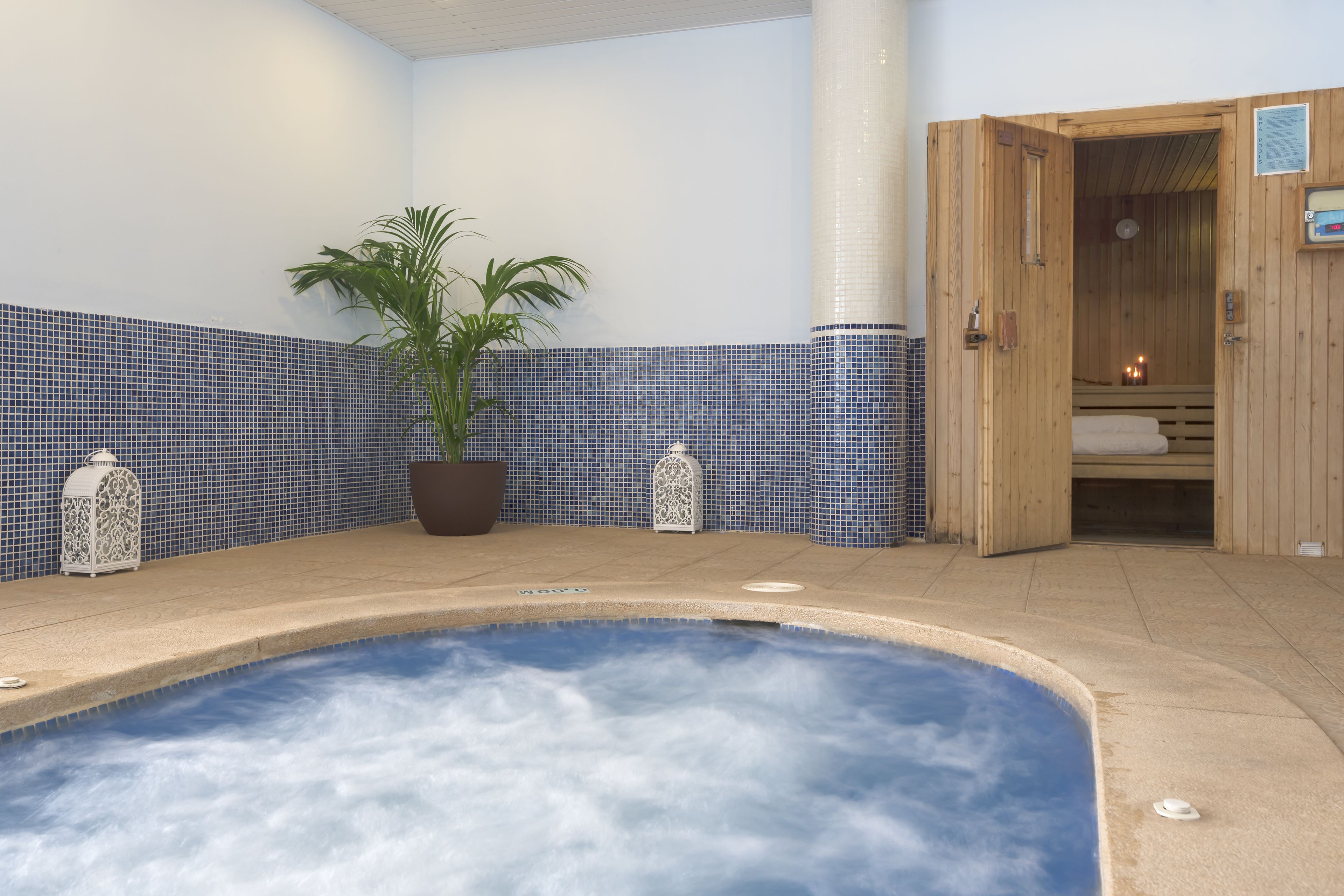 indoor spa tub