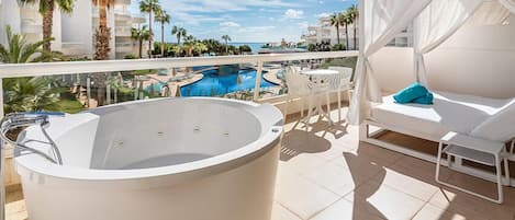 Selected Deluxe Hydro One Bedroom Apartment Front Sea View | Terrace/patio