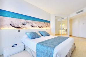 In-room safe, desk, blackout curtains, free WiFi - Aparthotel Tropic Garden (Santa Eulalia del Rio)