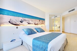 Double Room | Coffres-forts dans les chambres, bureau, rideaux occultants