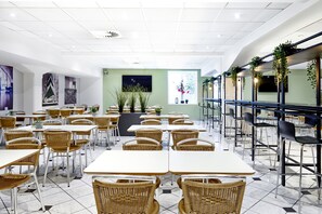 Daily continental breakfast (DKK 125 per person)